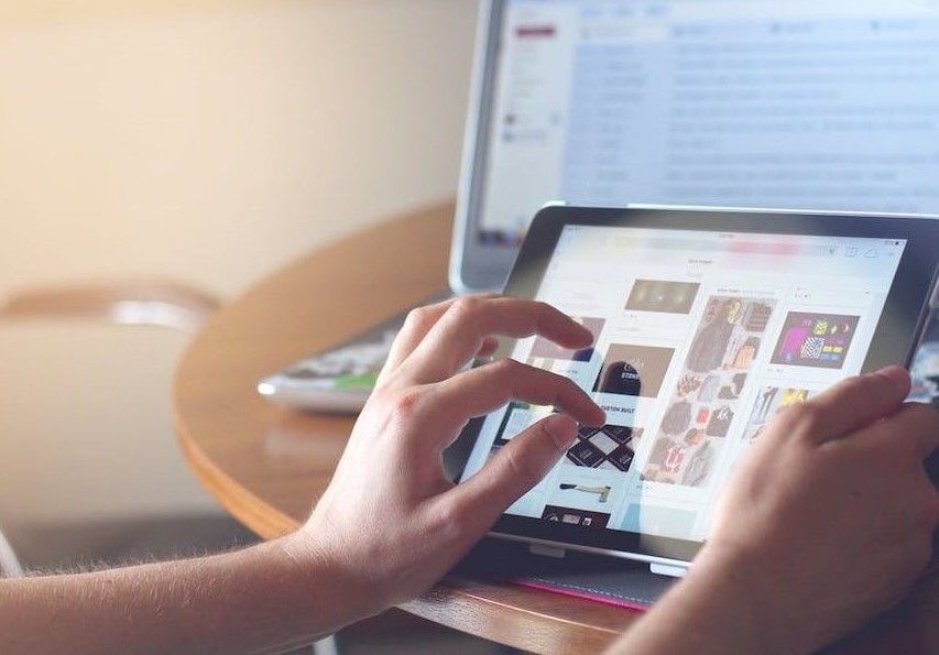 How to Attract Customers Online: 7 Proven Ways